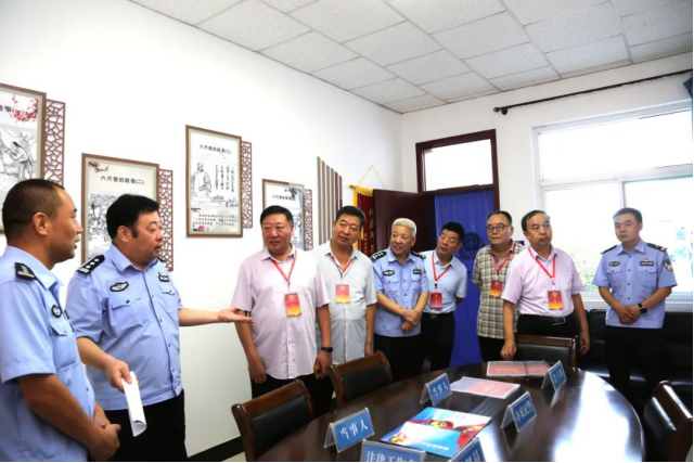 临汾尧都区人大常委会在区公安局就“年中查帐”工作进行视察