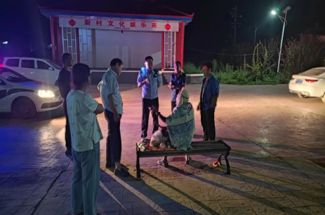 长治沁源：民警雨夜奔波百余里，送迷路老人回家