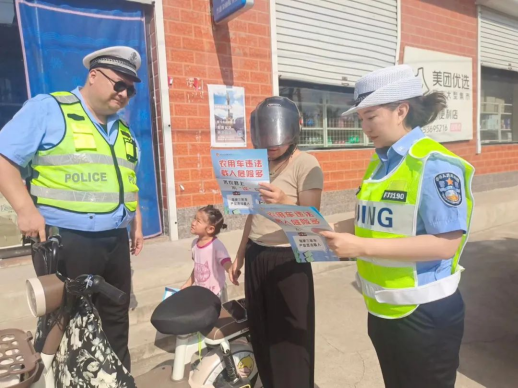 临汾公安交警走进辖区农村 持续开展“一老一小”交通安全宣传教育活动