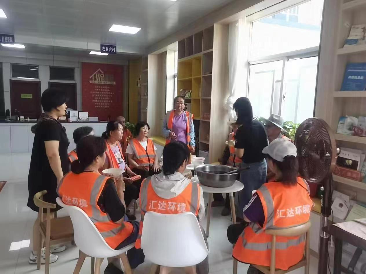 太原古交市东曲街道：为户外劳动者送清凉