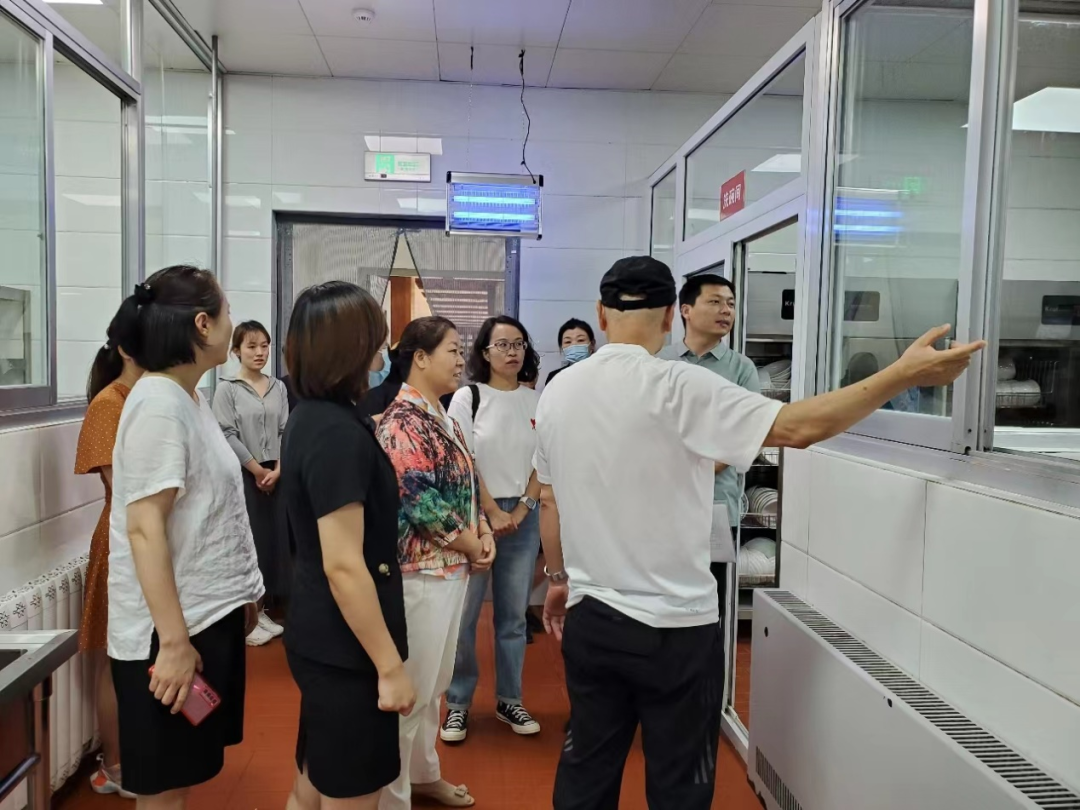 太原万柏林区：区级领导在兴华街道督导创卫工作