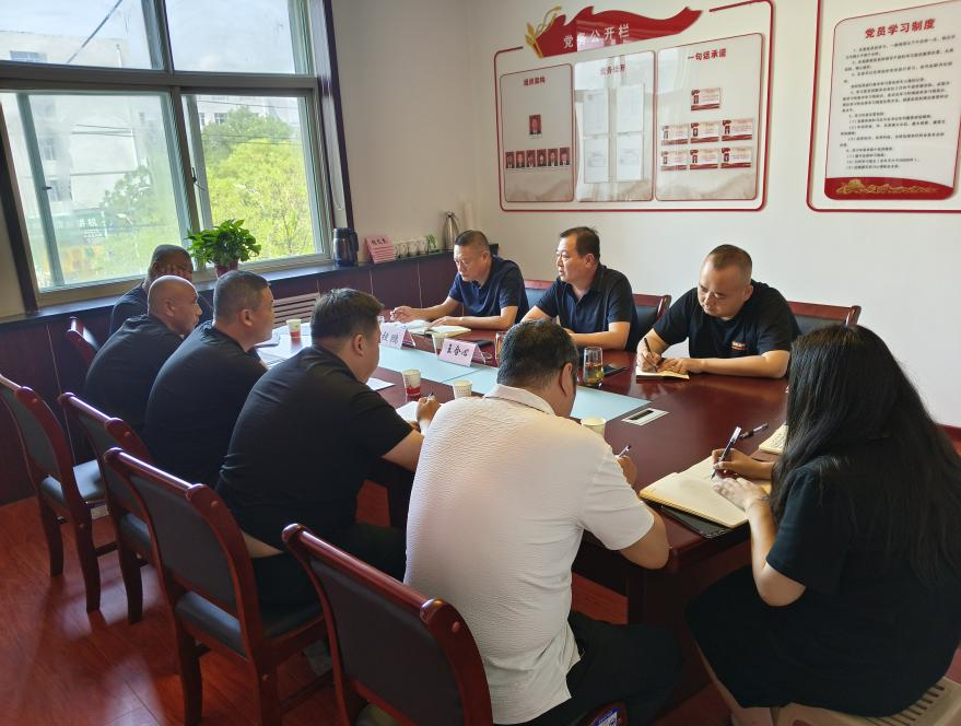 太原小店环卫中心召开滨河东路和汾潇大街清理整治安排会议