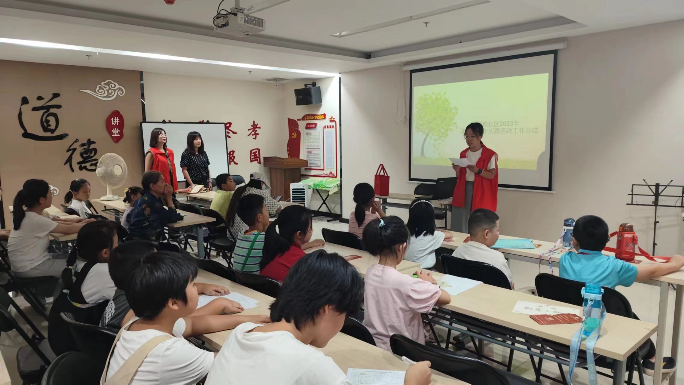 太原晋源区绿地社区：党心童心齐发展  志愿实践续前行