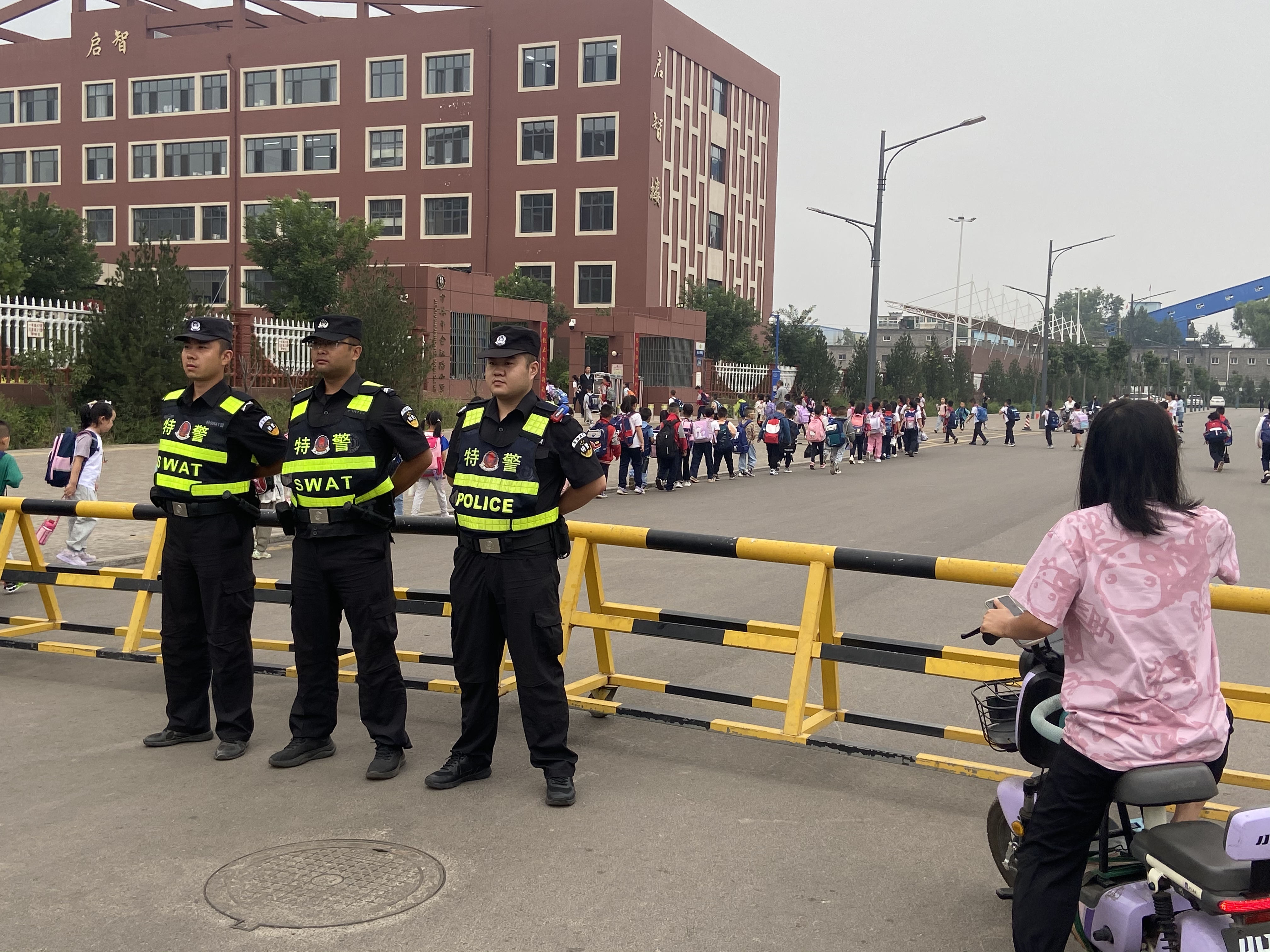特警2.jpg 特警2.jpg