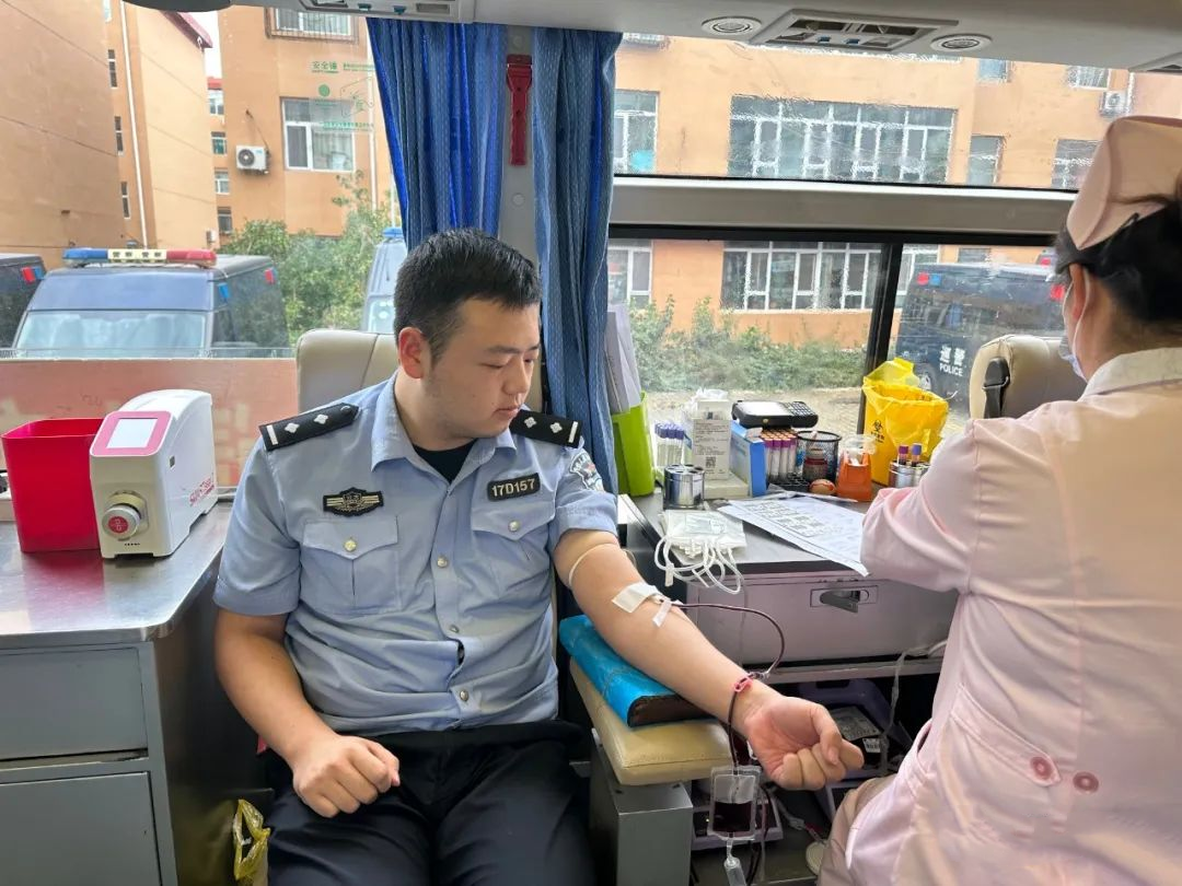 “热血”铸警魂！太原万柏林公安民警踊跃献血传递爱心
