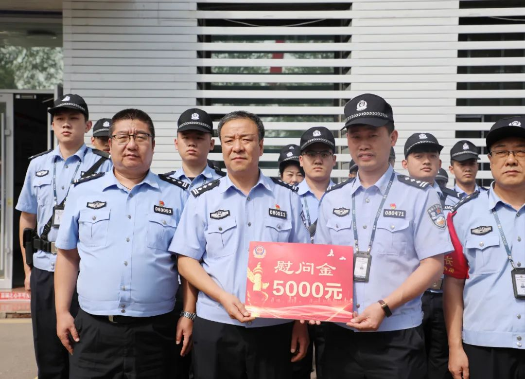 临汾市公安局：走访慰问暖警心  凝心聚力鼓干劲