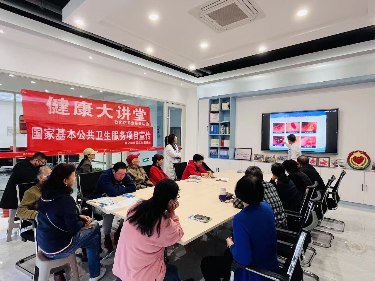太原杏花岭区敦化坊街道：居民心贴心  欢聚度重阳