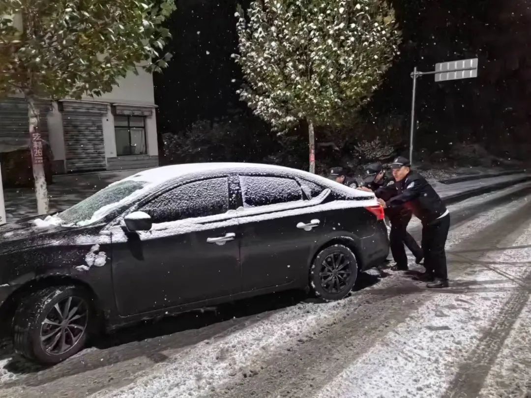 【聚焦一线】初雪中的那些暖心事儿