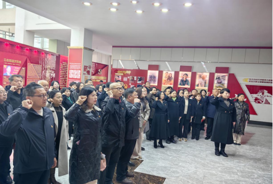 太原万柏林区教育局：强党性  不忘初心躬耕教坛  重实践  牢记使命立德树人