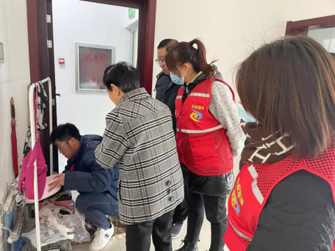 太原迎泽区经园路一社区：对接辖区供热站  群众诉求有回应