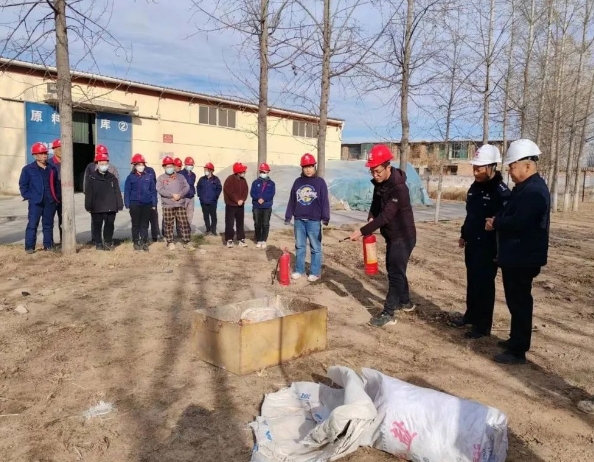 临汾洪洞县公安： 消防演练进企业  共筑安全防护墙