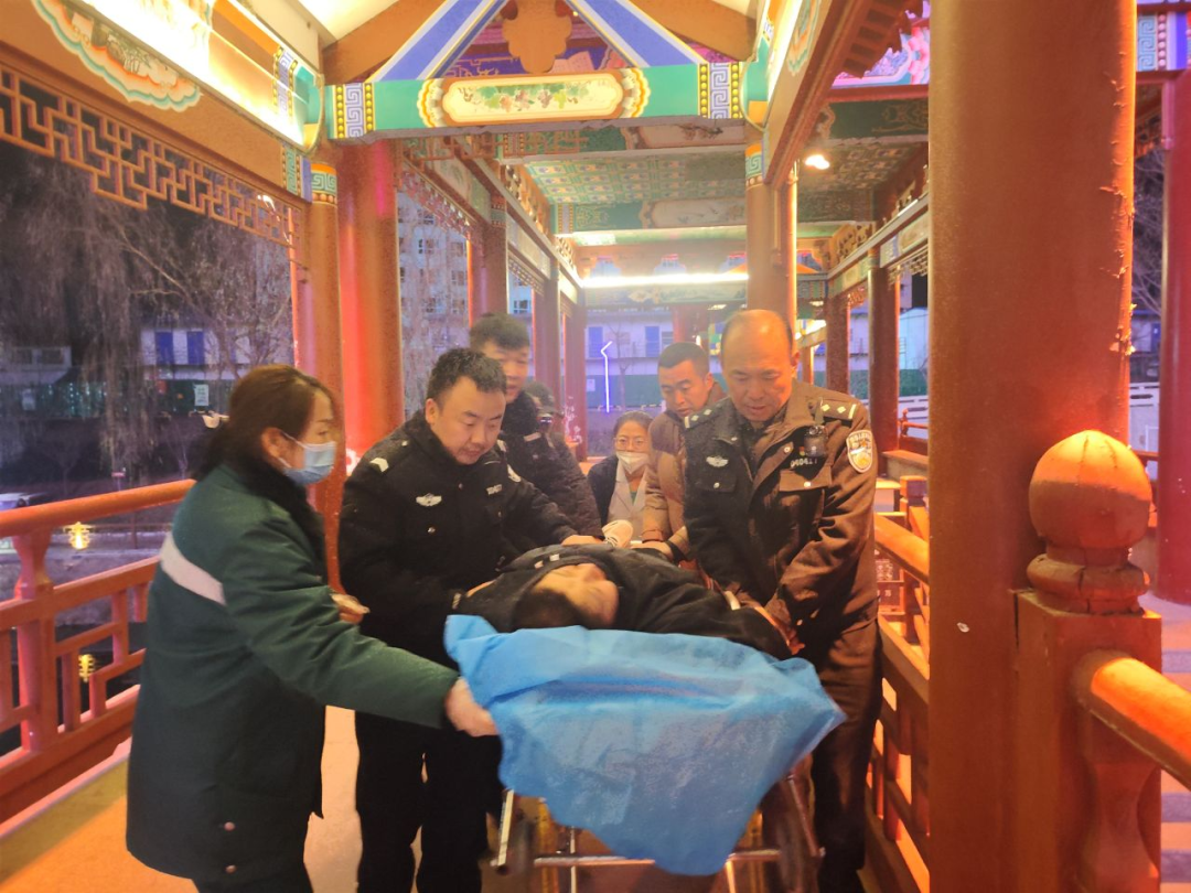 危难时刻显身手！长治壶关民警勇救轻生男子