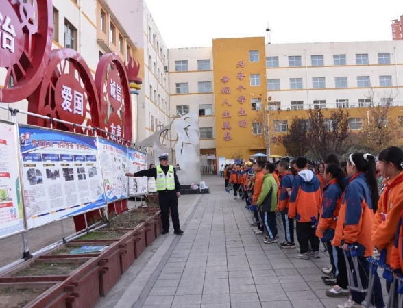 临汾公安交警：强化“一老一小”宣传   筑牢交通安全防线