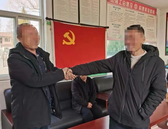 长治沁县：民工讨薪成“心愁” 民警巧妙变“欢薪”