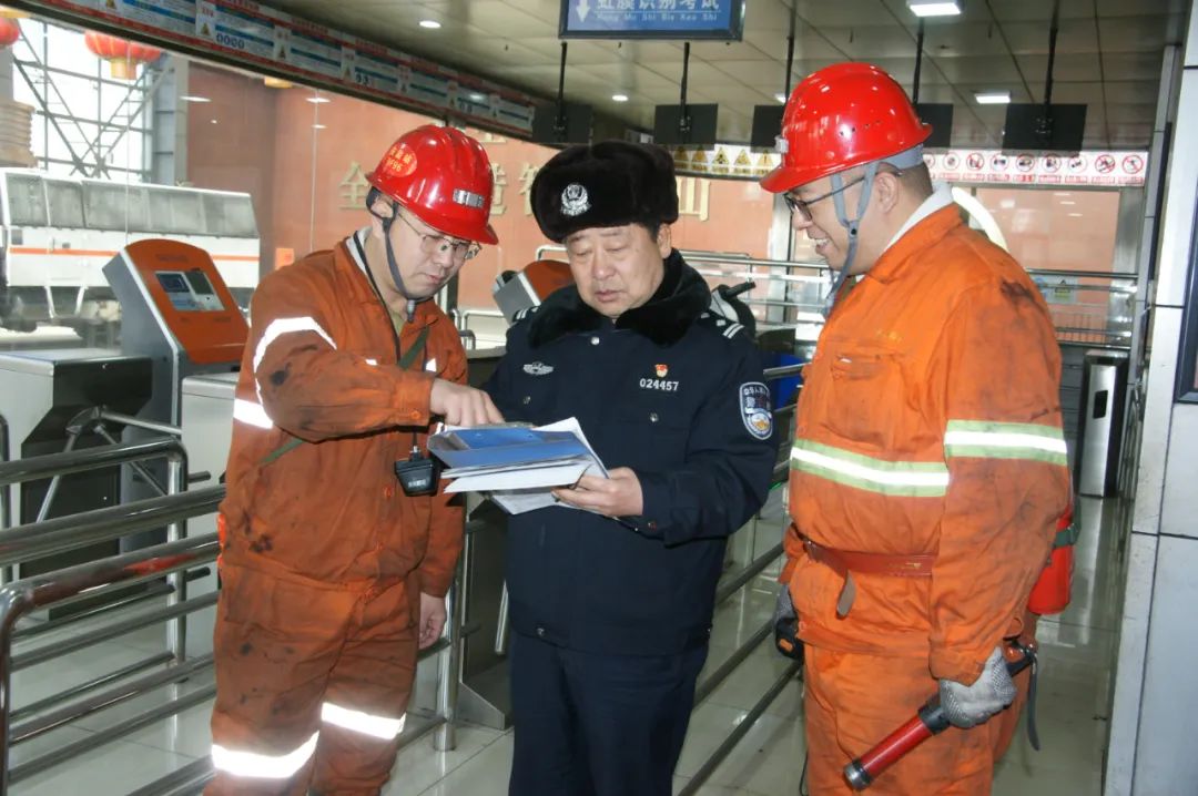 《人民公安报》专访山西省副省长、公安厅厅长李成林：向高质量发展聚焦 向高水平安全