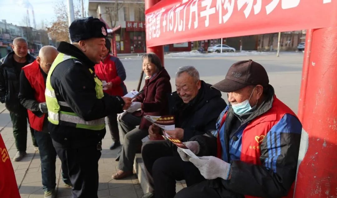 临汾公安交警走进辖区农村开展交通安全宣讲活动  让文明交通入民心