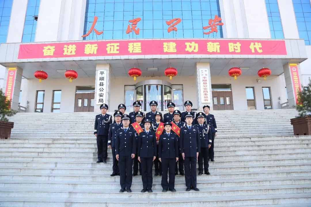 【致敬警察节】一身警服  一生守护