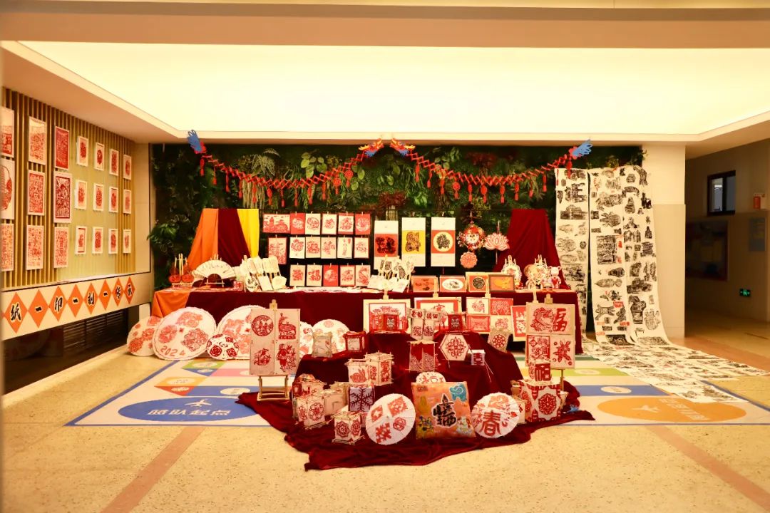 太原小店区九一小学建设路校区举办首届新年书画作品展