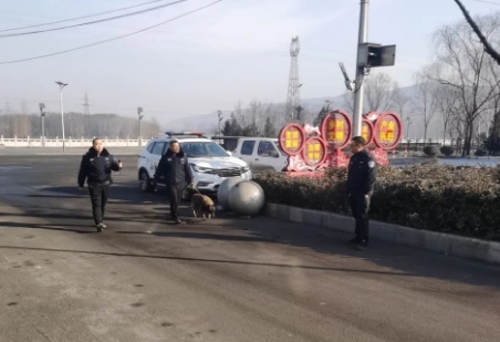 山西灵石公安两渡派出所联合开展搜爆安全检查