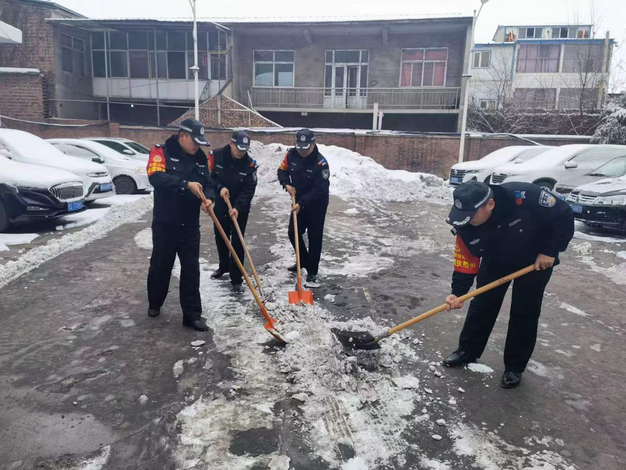 长治公安长潞分局：迎战风雪  守护百姓平安
