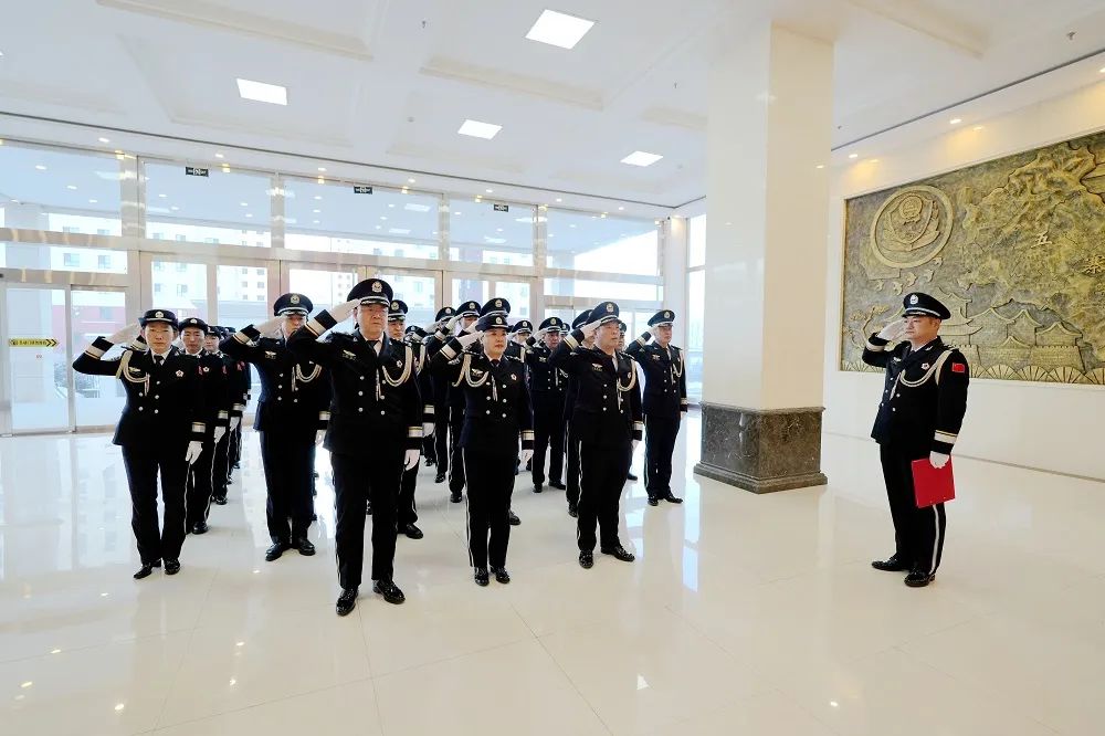 忻州五寨县公安局举行庆祝第四个“中国人民警察节”仪式
