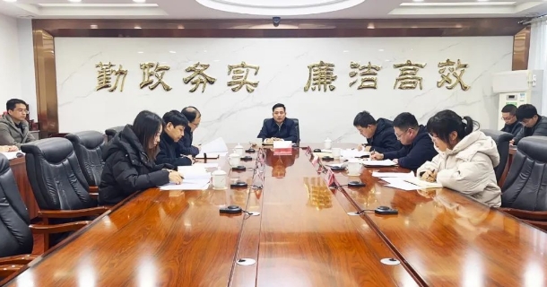 太原娄烦县委副书记、县长景博以普通党员身份参加县政府办党支部主题教育专题组织生活