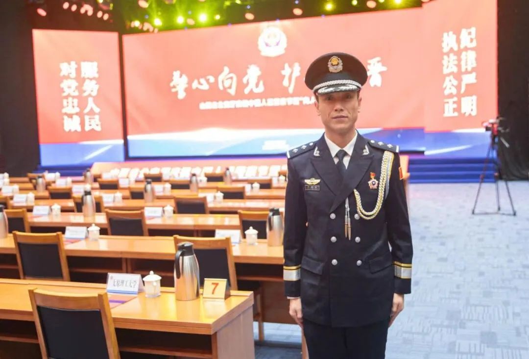 于晓东：恪尽职守的交通安全卫士，古道热肠的最美时代新人