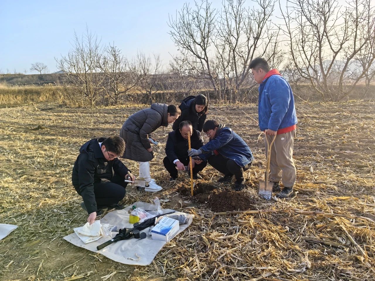 长治平顺县检察院：摸清土壤家底   护航药草飘香