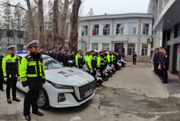 长治公安长潞分局：新车入“警”助巡防  创建平安“加速度”