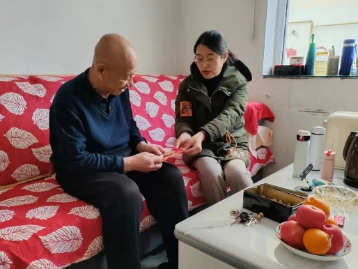 长治武乡县人民检察院走访慰问道德模范