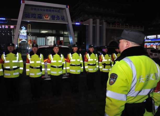 山西省公安厅“新春走基层 媒体公安行”采访团深入长治公安基层一线开展集中采访报道