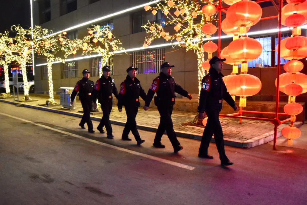 长治黎城公安：喜庆祥和过大年  警徽熠熠护平安