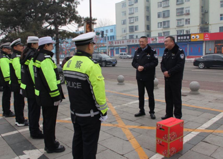 长治公安长潞分局领导春节期间深入基层慰问一线 民辅警