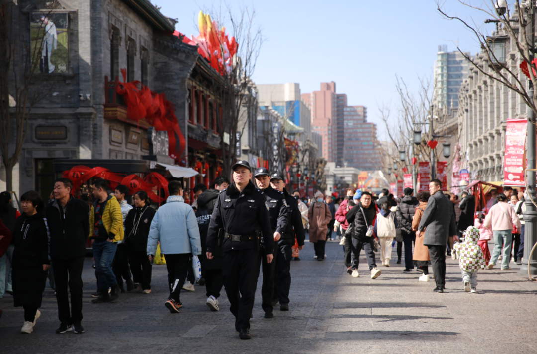 新春走基层丨守护节日烟火气