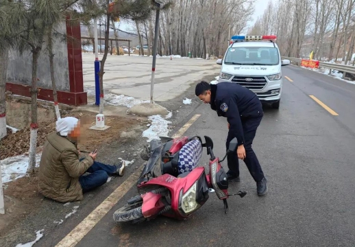 【我为群众办实事】太原娄烦：老人骑车不慎摔倒  巡逻民警暖心救助