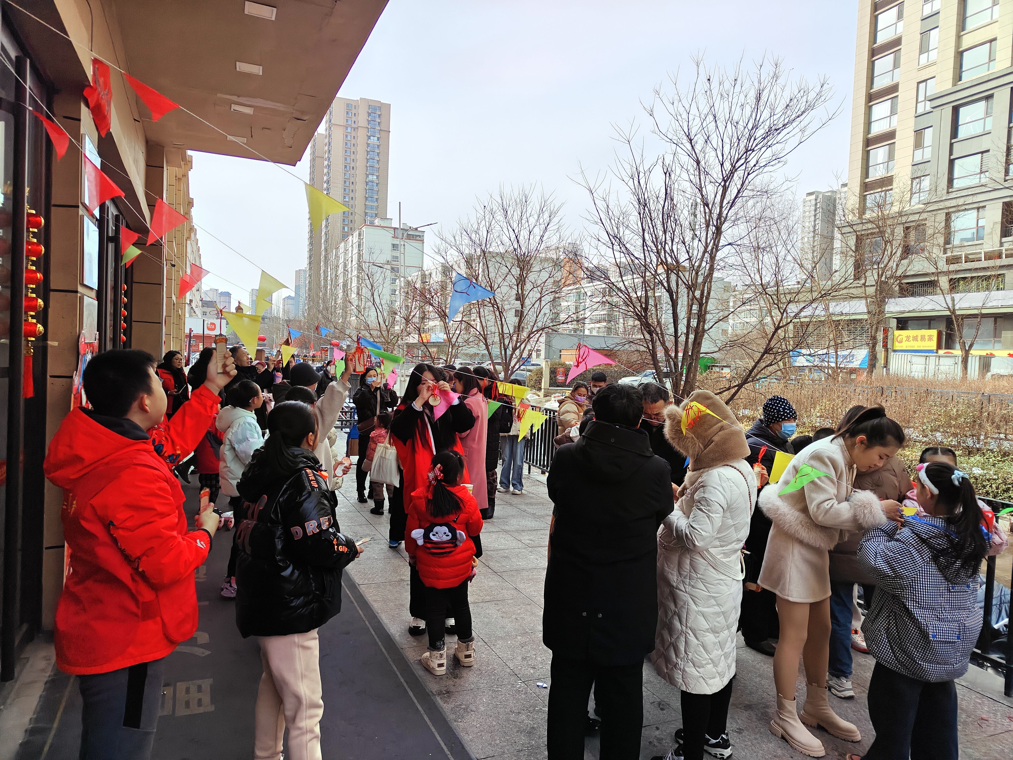 太原杏花岭区巨轮街道：其乐融融闹元宵  党群中心欢乐多