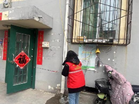 太原万柏林区建机巷社区开展“电动车乱停乱放”专项整治行动