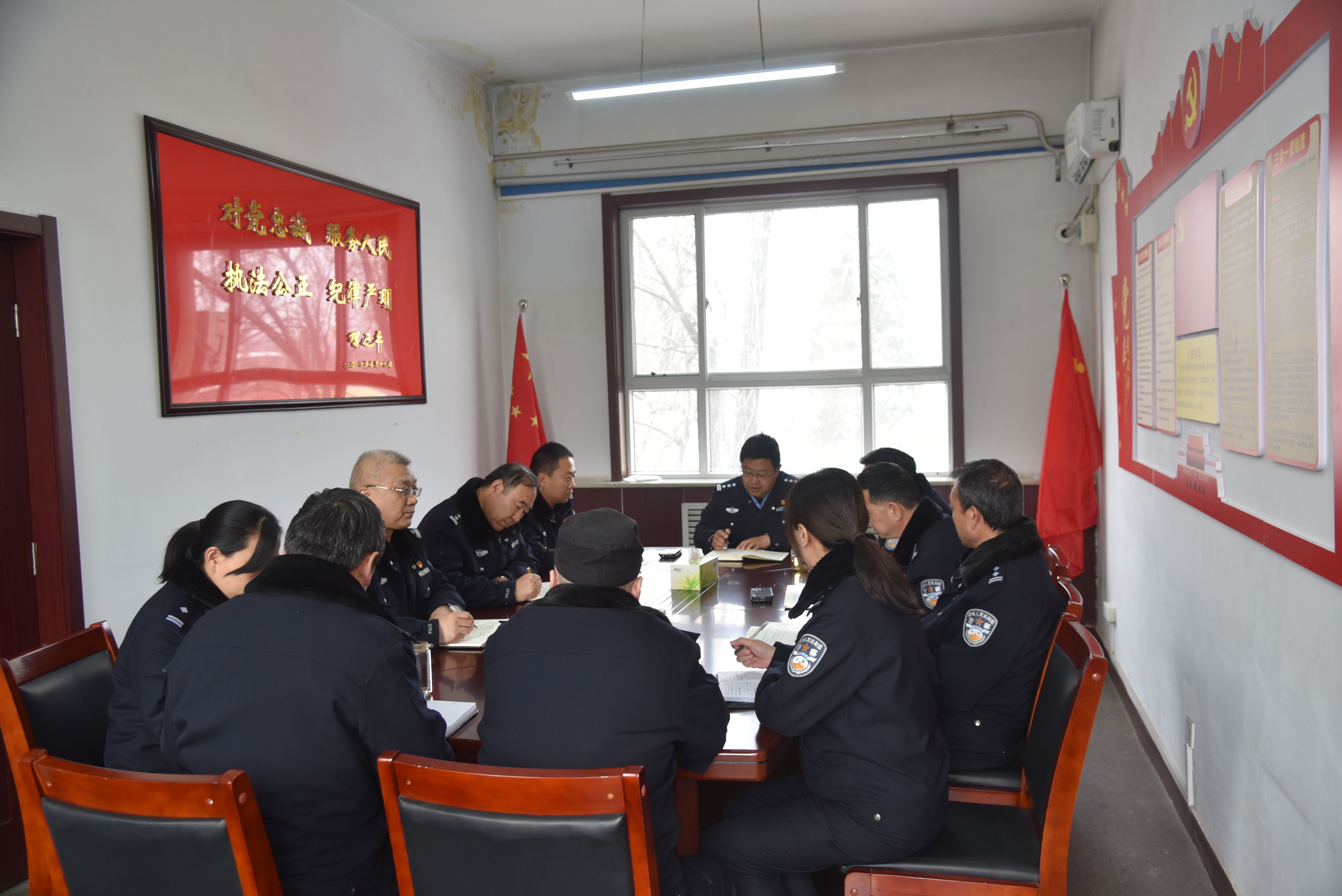 长治潞东公安专题部署全国“两会”安保维稳工作