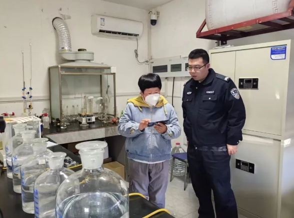 强化监管  扛起责任——长治潞城公安分局开展非列管可制毒化学品检查工作