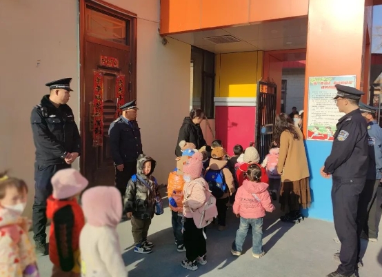太原娄烦县公安：全力站好“护学岗” 筑牢校园“安全网”