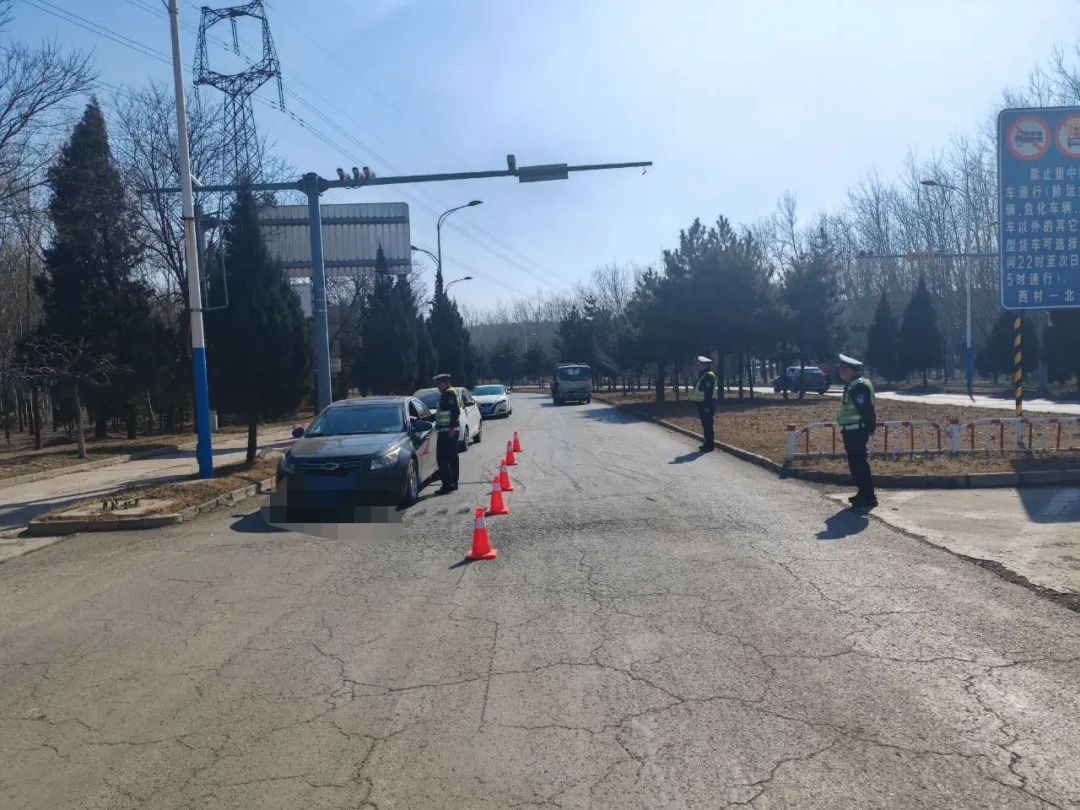 道路安全常抓不懈  交通整治成效显著——长治潞城交警开展交通秩序专项整治