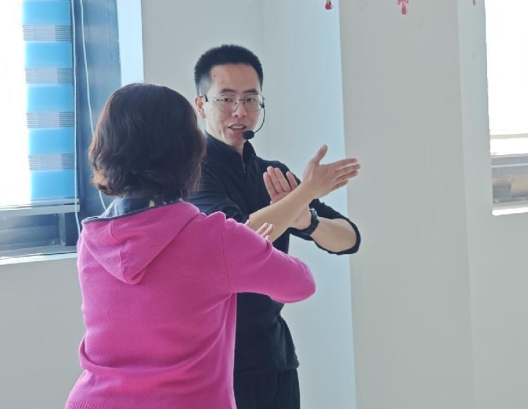 太原万柏林区晋祠路社区开展“悦享太极  健康有我”活动