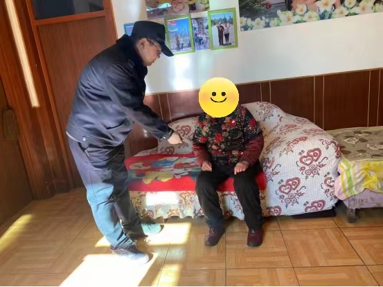 山西介休公安义棠所：小小户口簿  浓浓警民情