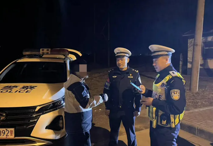长治壶关交警持续开展春季酒醉驾夜查统一行动