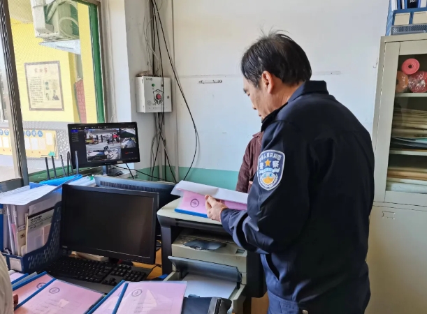 紧绷“安全弦” 守牢“安全关”——长治黎城公安开展校园安全检查