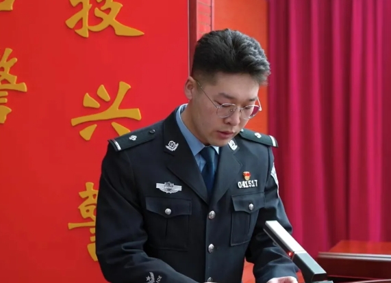 【致敬·缅怀·奋进】“继承您的警号，成为您的骄傲”