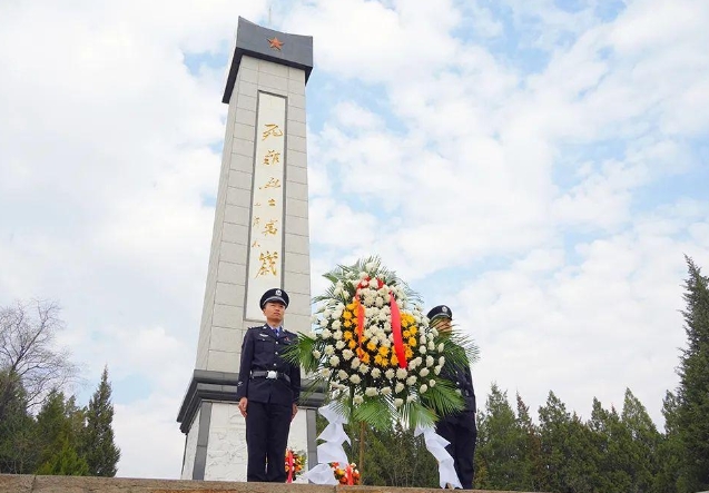 太原市公安局开展清明节“缅怀先烈、致敬英雄”祭奠活动