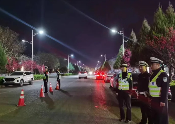 长治壶关交警：持续开展春季酒醉驾夜查行动