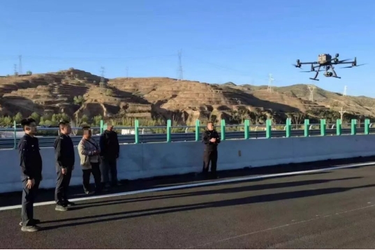 太原娄烦：民警巧用无人机  帮助群众找回5头走失黄牛