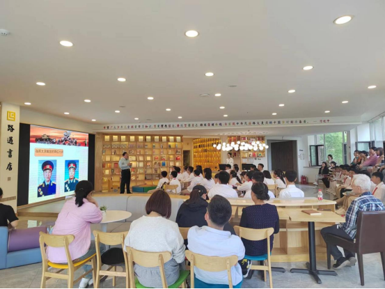解放谱新篇  青春扬赤帜——太原万柏林区兴华街道滨体社区纪念太原解放75周年思政